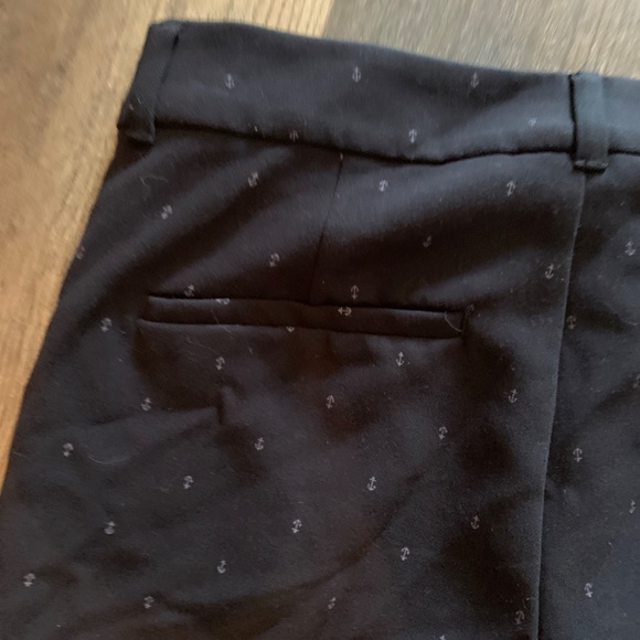 Old Navy Harper mid rise anchor pants. Worn once - Picture 5 of 6
